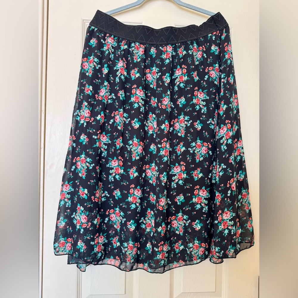 LuLaRoe Black Floral Lucy Skirt